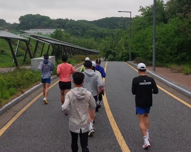 세종마라톤클럽 회원들이 대회를 위해 훈련하는 모습 사진 제공 = 세종마라톤클럽