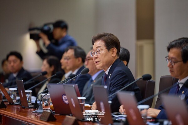 이재명 대통령이  국무회의를 주재하는 모습 사진제공 = 대통령실